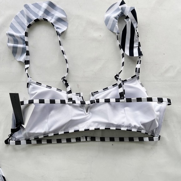 [Kendall & Kylie] NWT ruffle striped bikini large - Picture 14 of 14